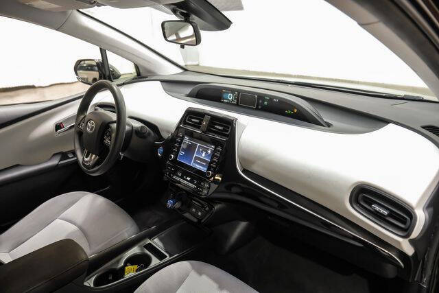 2020 Toyota Prius LE