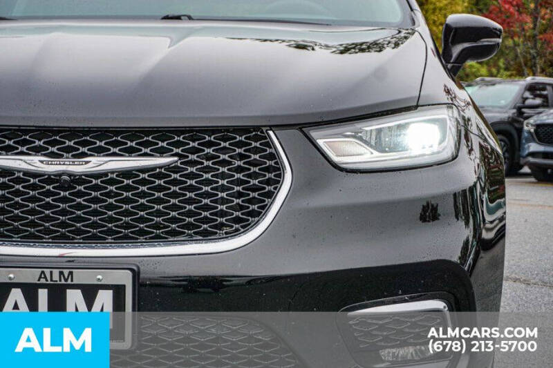 2024 Chrysler Pacifica Plug-In Hybrid Select