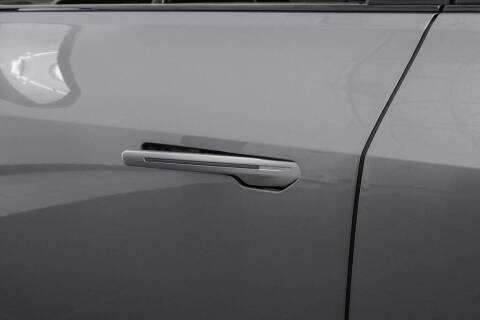 2024 Cadillac LYRIQ Luxury 3