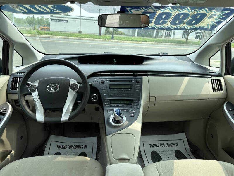 2010 Toyota Prius III