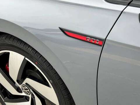 2023 Volkswagen Golf GTI SE