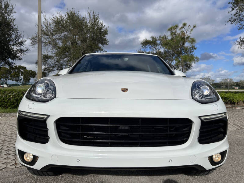 2017 Porsche Cayenne Platinum Edition