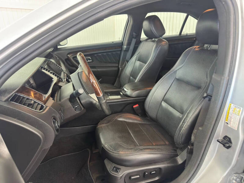 2017 Ford Taurus Limited