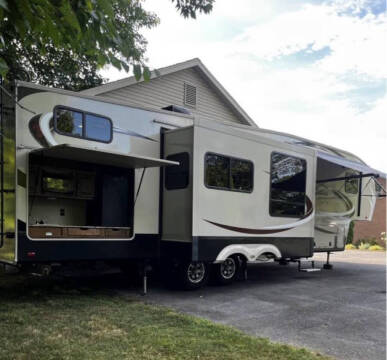 2017 Grand Design Reflection  323BHS