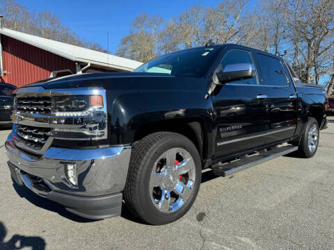 2017 Chevrolet Silverado 1500 CREW CAB 4X4 for sale at RRR AUTO SALES, INC. in Fairhaven MA