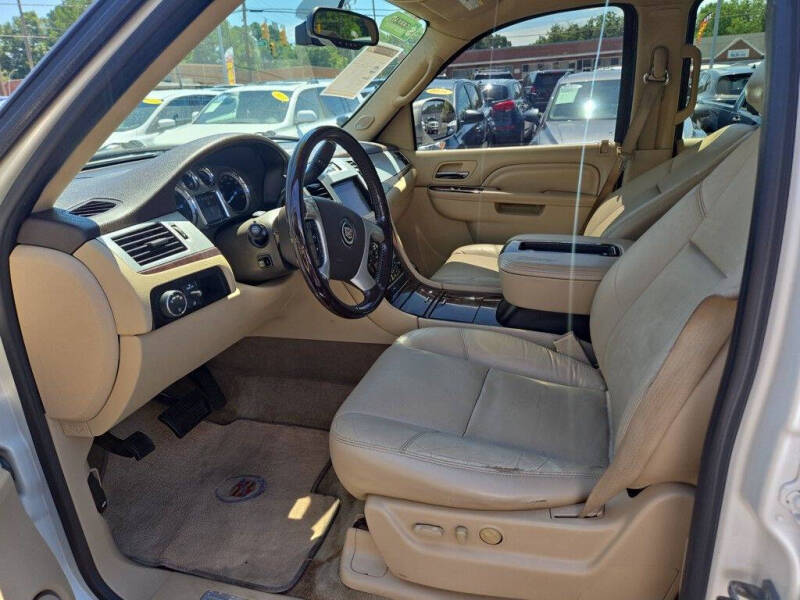 2012 Cadillac Escalade Luxury
