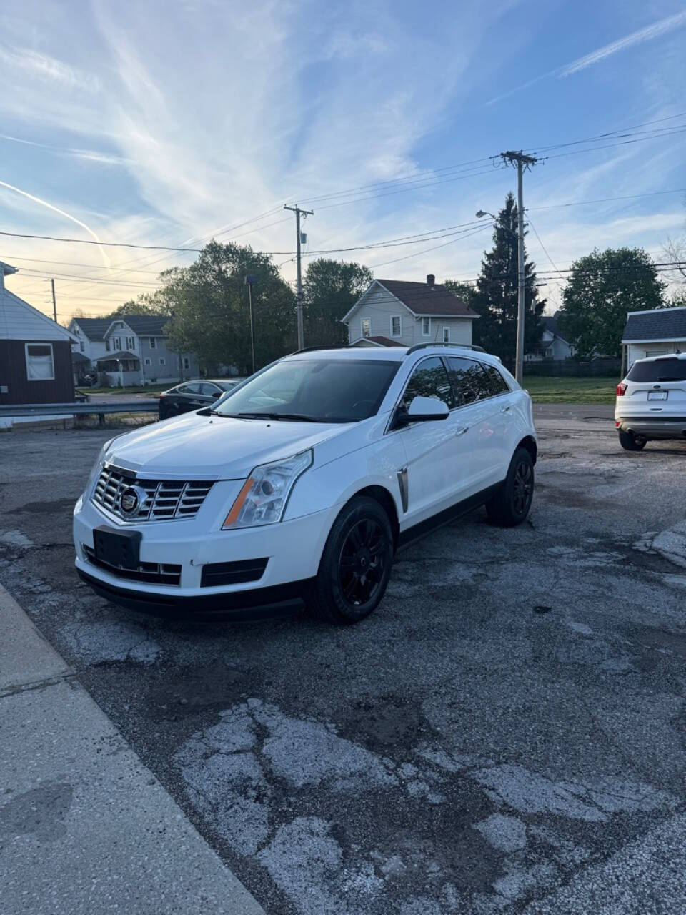 WHITE 2015 Cadillac SRX Base 4dr SUV 1