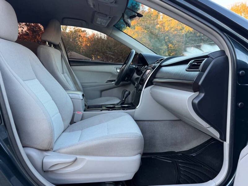 2017 Toyota Camry LE