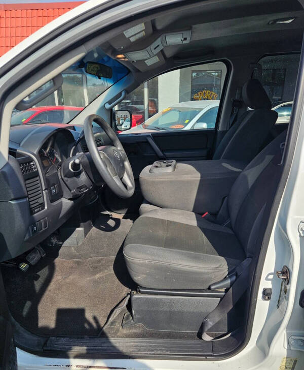 2014 Nissan Titan SV