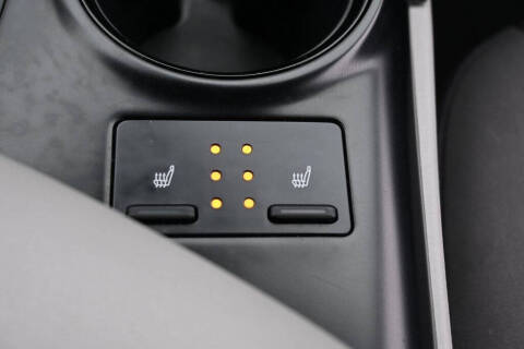 2019 Toyota Camry Hybrid LE