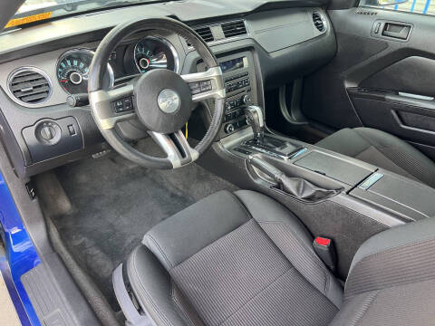 2013 Ford Mustang V6