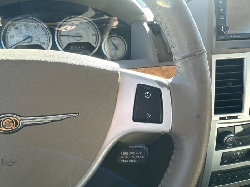 2010 Chrysler Town and Country Limited