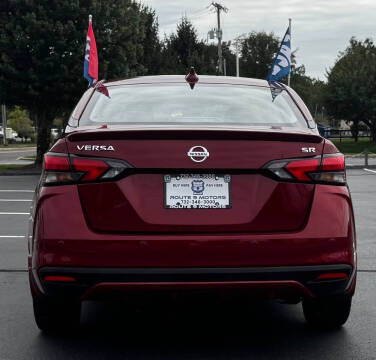 2021 Nissan Versa SR