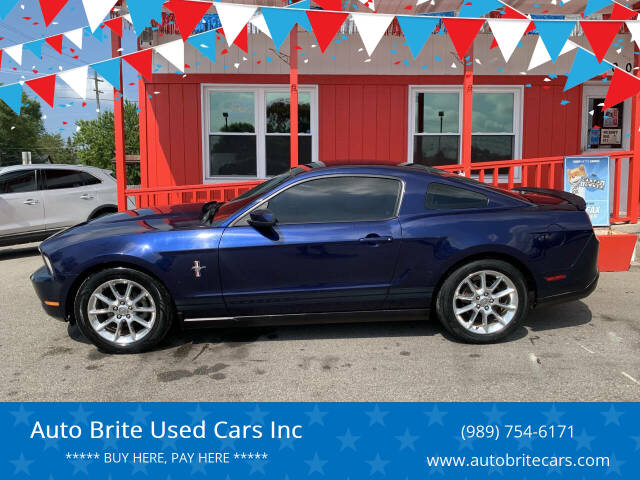 2010 Ford Mustang V6 Premium's photo