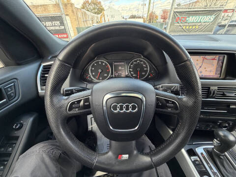2012 Audi Q5 3.2 quattro Premium Plus