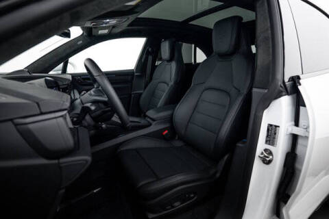 2025 Porsche Macan Turbo Electric