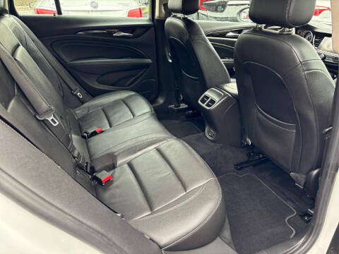 2018 Buick Regal Sportback Essence