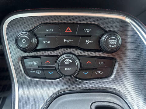 2017 Dodge Challenger SXT