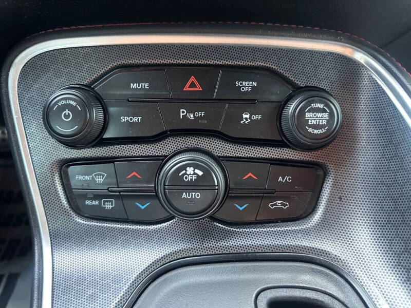 2017 Dodge Challenger SXT