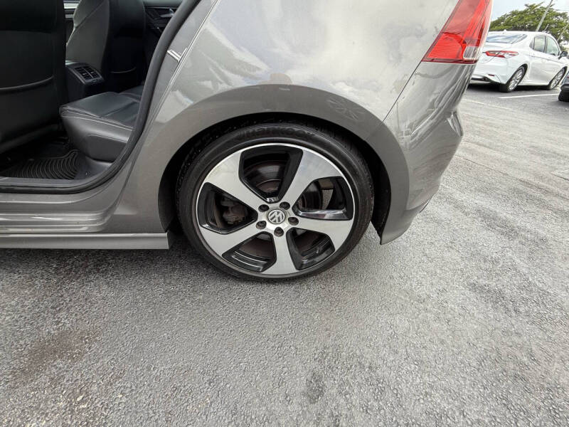 2016 Volkswagen Golf R 4Motion