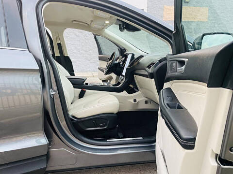 2022 Ford Edge Titanium