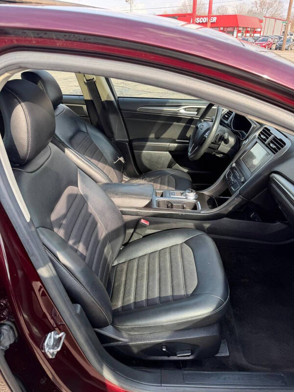 2017 Ford Fusion SE