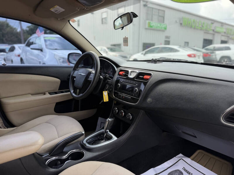 2013 Chrysler 200 LX
