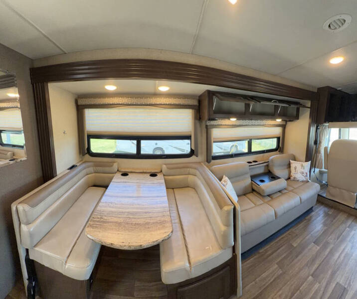 2018 Thor Motor Coach Ace 30.3
