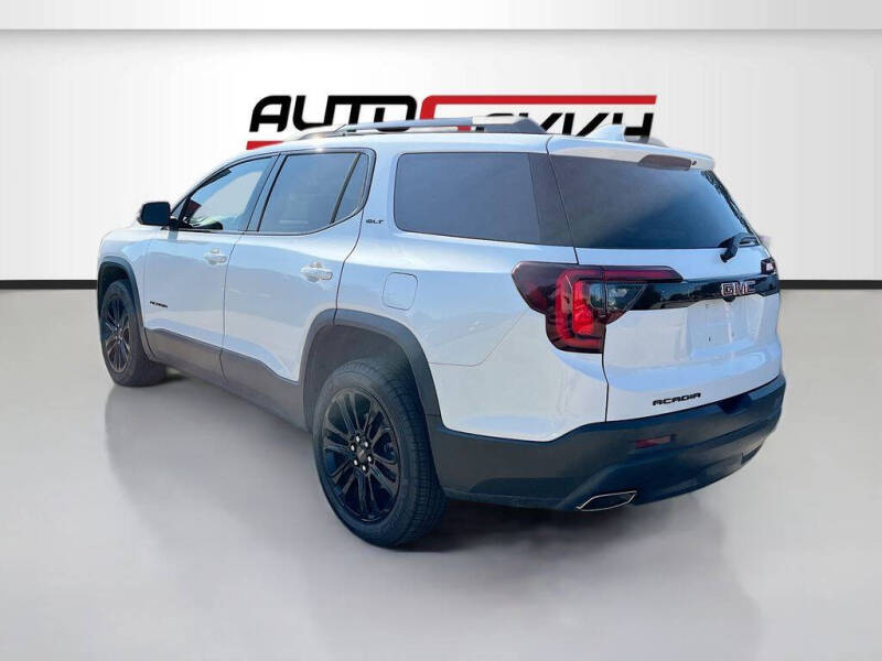 2023 GMC Acadia SLT