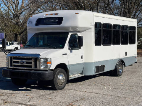 2011 Ford E-Series E-450 SD