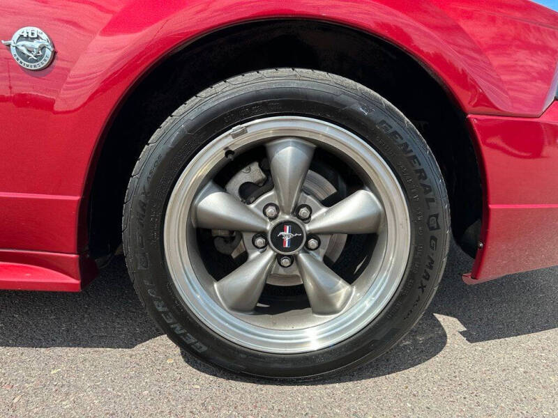 2004 Ford Mustang GT Deluxe