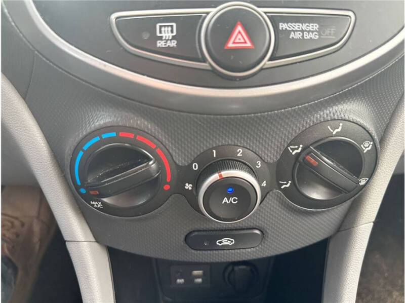 2016 Hyundai Accent SE