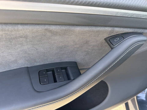 2025 Tesla Model Y Performance