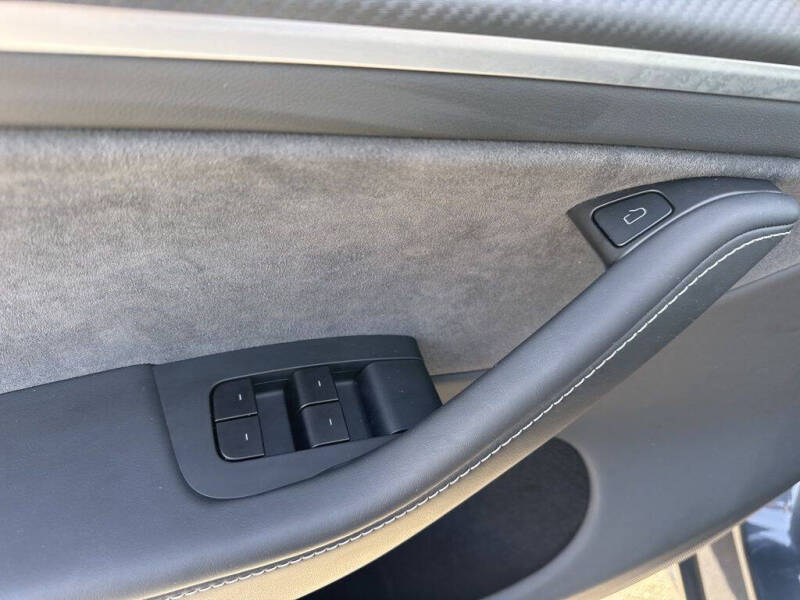 2025 Tesla Model Y Performance