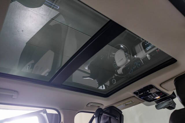 2021 Land Rover Range Rover P525 HSE Westminster Edition