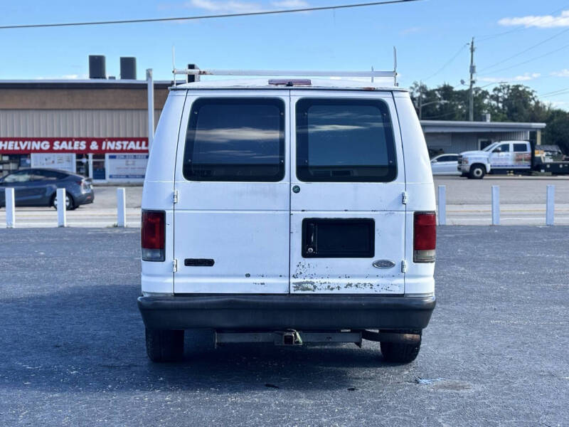 2004 Ford E-Series E-150