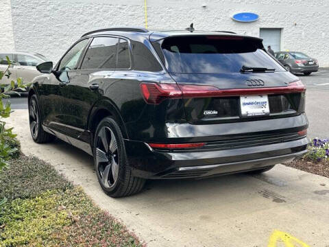 2022 Audi e-tron quattro Premium Plus