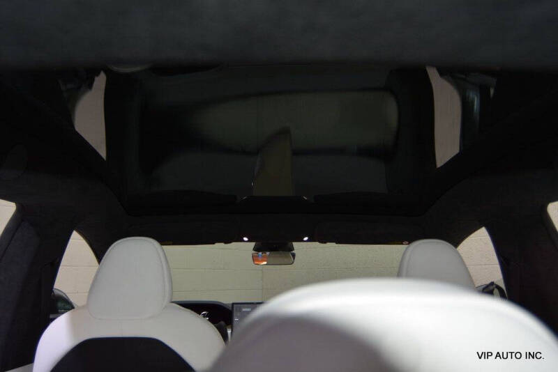 2022 Tesla Model S Plaid