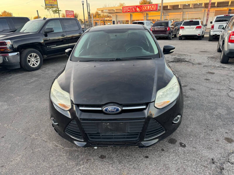 2014 Ford Focus SE photo 2