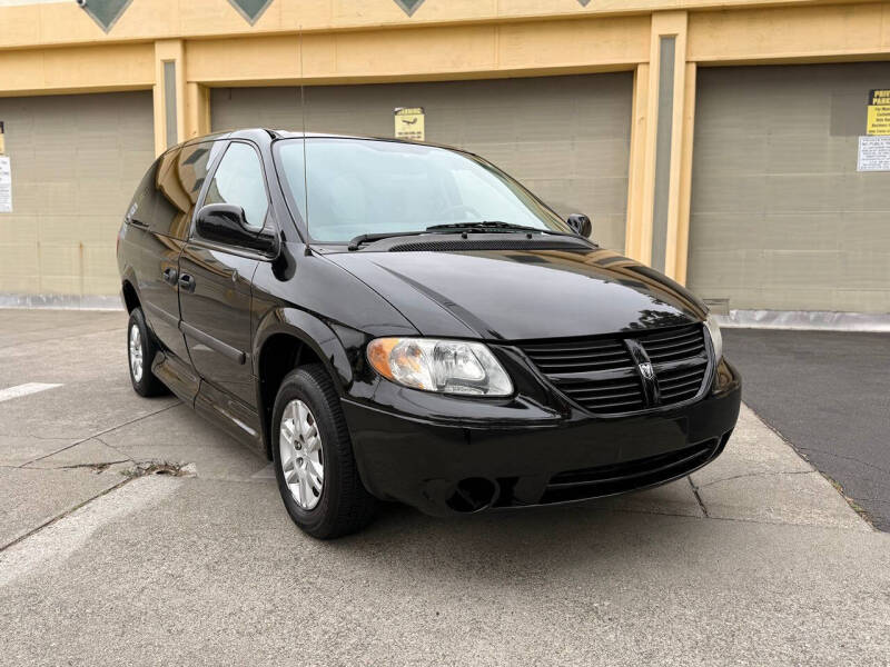 2005 Dodge Grand Caravan SE
