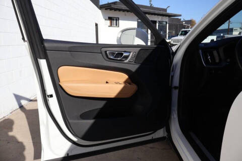 2020 Volvo XC60 T5 Momentum