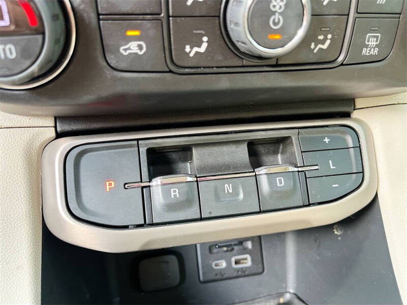 2022 GMC Acadia Denali