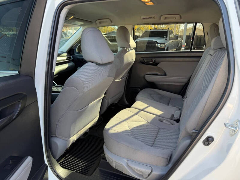 2021 Toyota Highlander LE