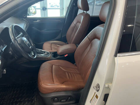 2011 Audi Q5 3.2 quattro Premium Plus