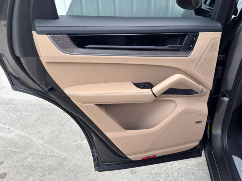 2024 Porsche Cayenne