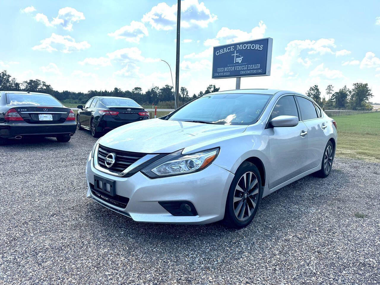 2017 Nissan Altima 2.5 SR photo 3