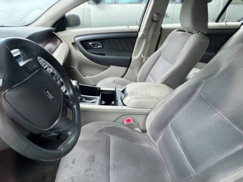 2010 Ford Taurus SEL