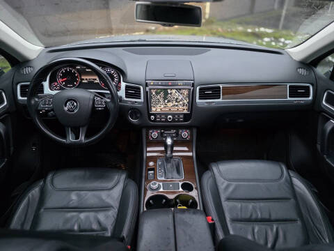 2015 Volkswagen Touareg V6 Lux