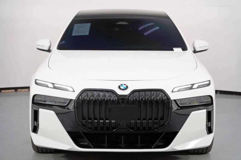 2023 BMW 7 Series 740i