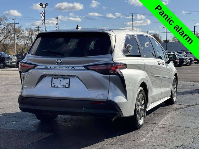 2021 Toyota Sienna LE 8-Passenger